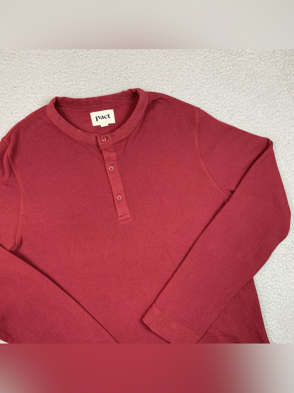 Pact Organic Waffle Knit Shirt Mens Size M Red Thermal Long Sleeve Henley Cotton